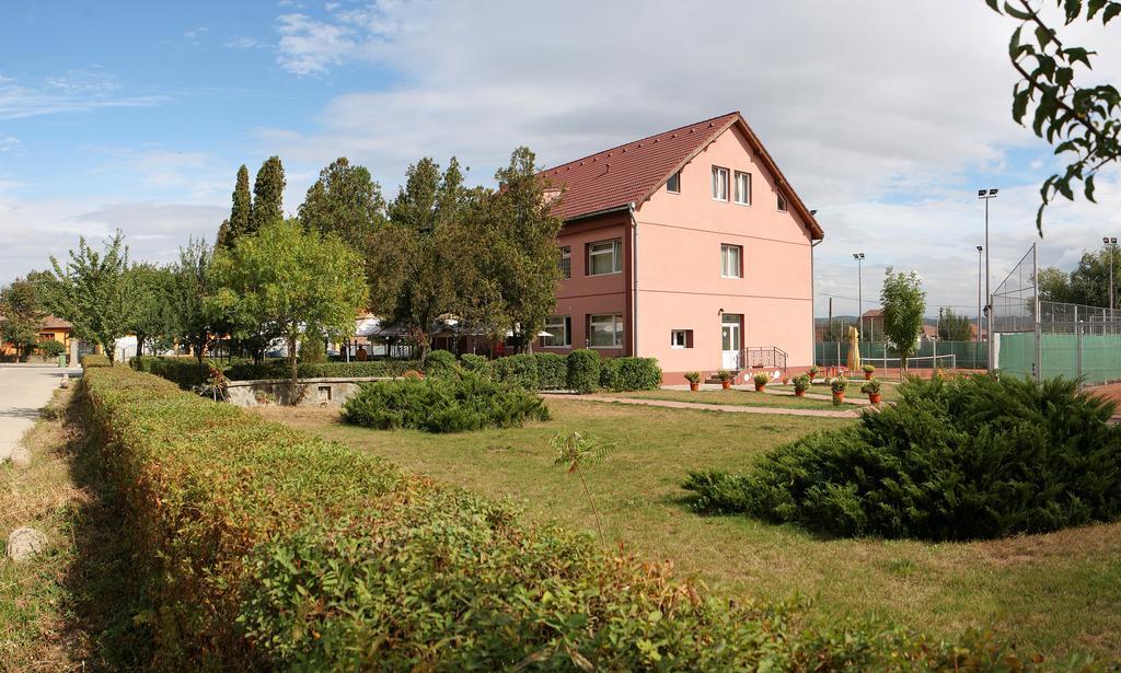Hotel Pamira Sibiu Exteriör bild